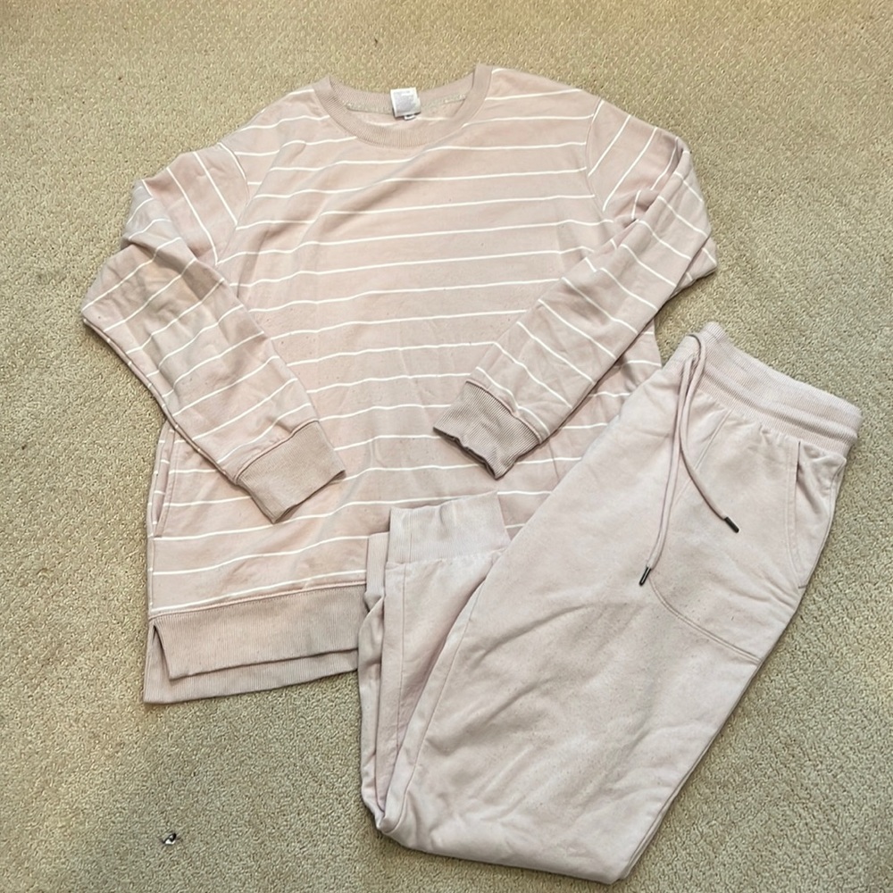 Women lounge set